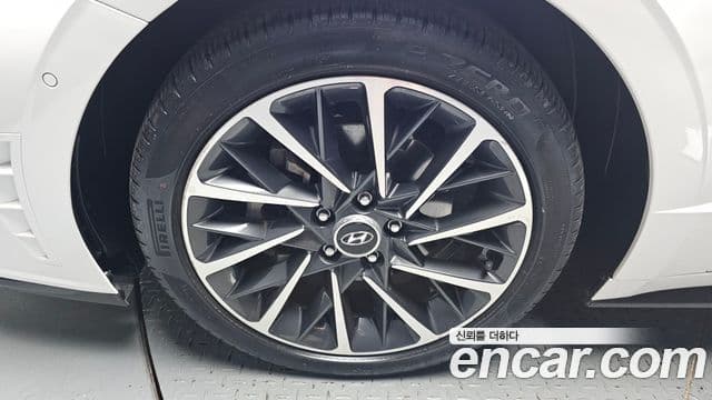 Hyundai Sonata 2021 — ფოტო 5/20