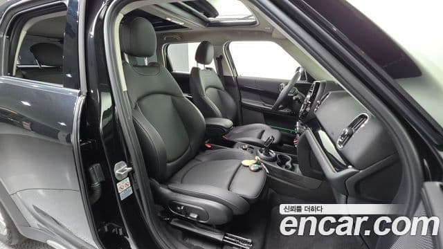 Mini Cooper Countryman 2023 — Photo 24/38