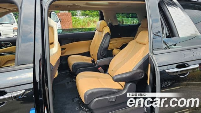 Kia Carnival 2023 — Şəkil 12/20