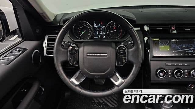 Land Rover Discovery 5 2019 — Photo 26/36