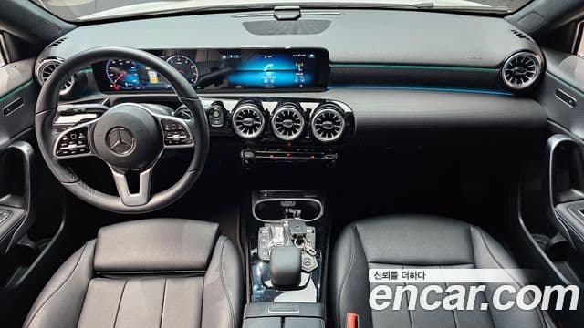 Mercedes-Benz A-Class 2022 — Şəkil 7/20
