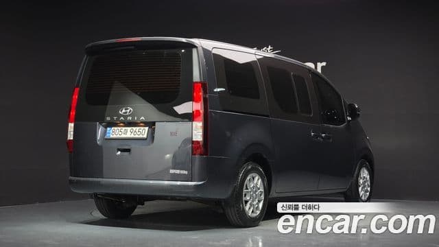 Hyundai Staria 2022 — Фото 2/20