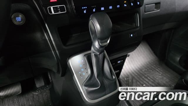 Hyundai Staria 2022 — Фото 9/20