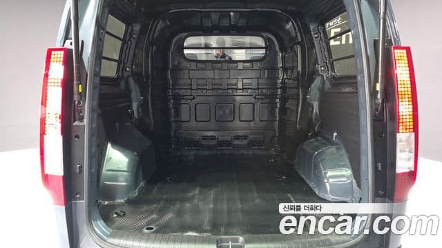 Hyundai Staria 2022 — Фото 18/20