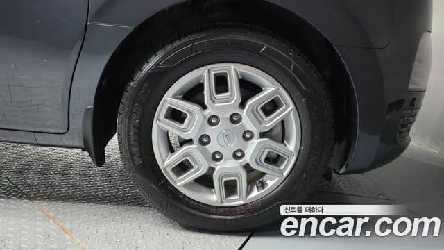 Hyundai Staria 2022 — ფოტო 19/33