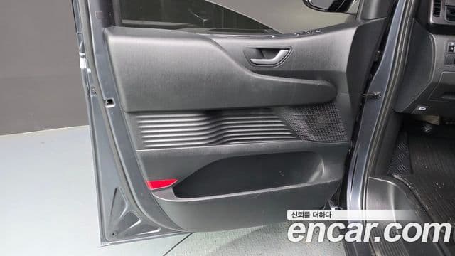 Hyundai Staria 2022 — ფოტო 15/33
