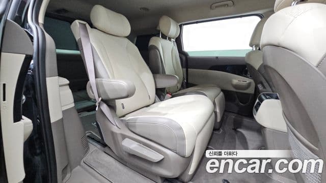 Kia Carnival 2025 — Şəkil 11/20