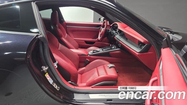 Porsche 911 2020 — ფოტო 23/31