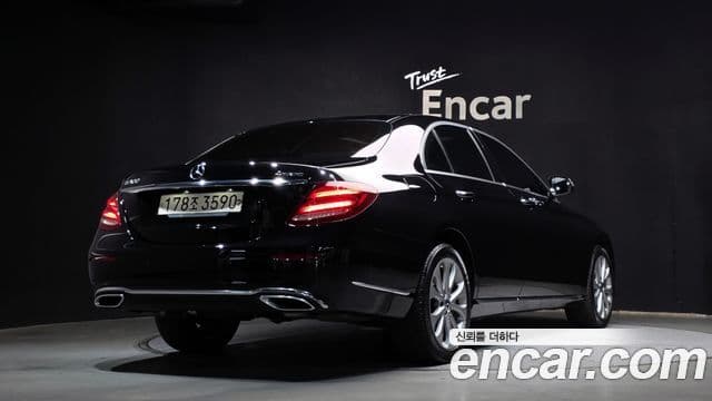 Mercedes-Benz E-Class 2020 — ფოტო 2/20