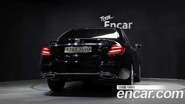 Mercedes-Benz E-Class 2020 — ფოტო 4/20