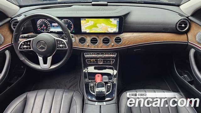 Mercedes-Benz E-Class 2020 — ფოტო 7/20