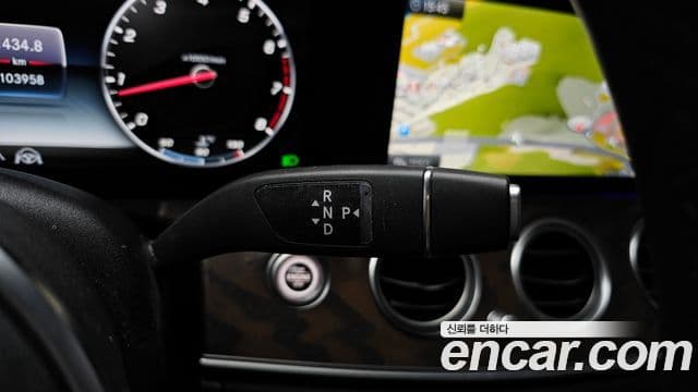 Mercedes-Benz E-Class 2020 — ფოტო 9/20