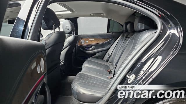 Mercedes-Benz E-Class 2020 — ფოტო 12/20