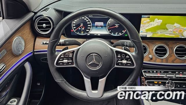 Mercedes-Benz E-Class 2020 — ფოტო 13/20