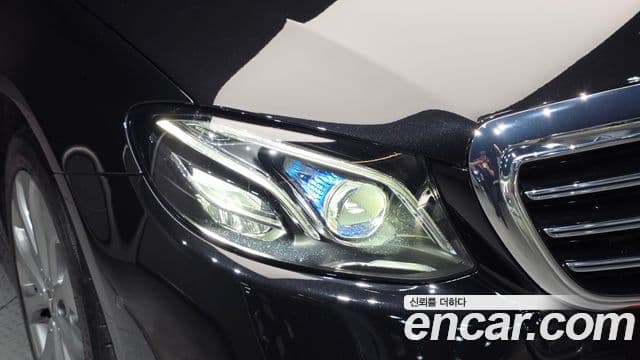 Mercedes-Benz E-Class 2020 — Şəkil 23/34