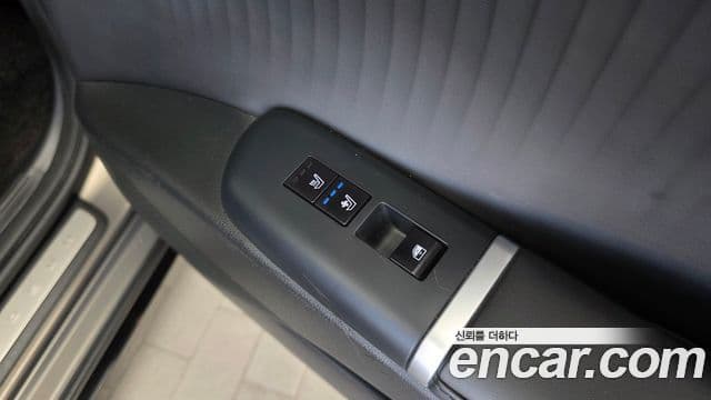 Hyundai Grandeur 2023 — ფოტო 18/20