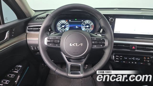 Kia K5 2023 — ფოტო 12/20