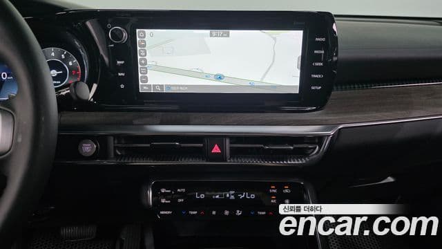 Kia K5 2023 — ფოტო 13/20