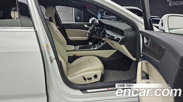 Audi A6 2023 — Photo 6/30