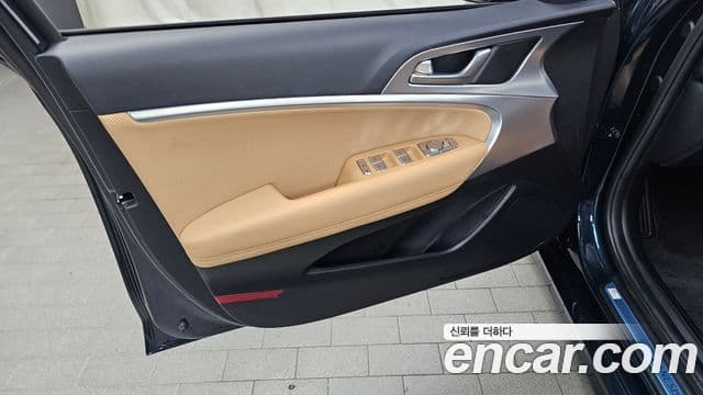 Genesis G70 2023 — Photo 4/30