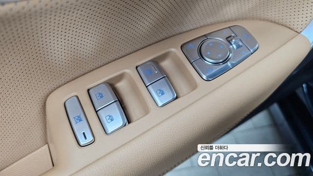 Genesis G70 2023 — Photo 9/30