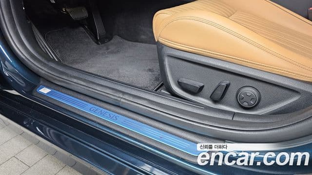 Genesis G70 2023 — Photo 22/30