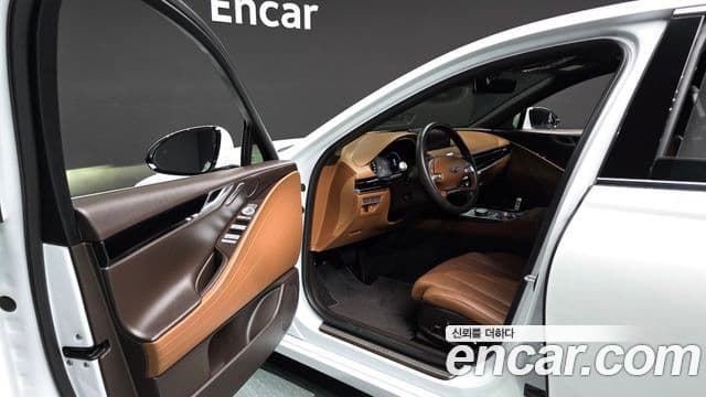 Genesis Electrified G80 2023 — Şəkil 10/20
