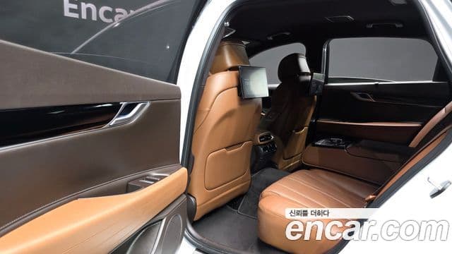 Genesis Electrified G80 2023 — Şəkil 11/20