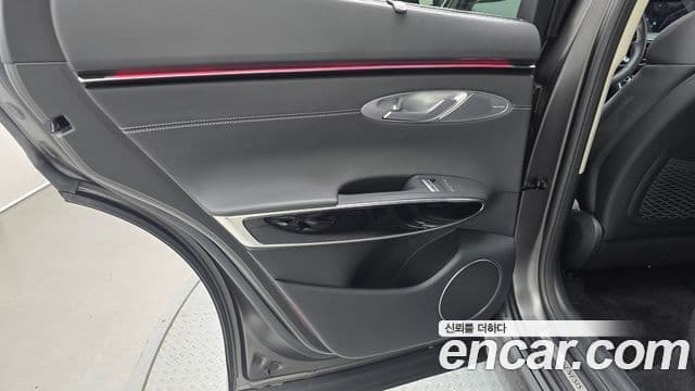 Genesis GV70 2024 — Şəkil 18/30