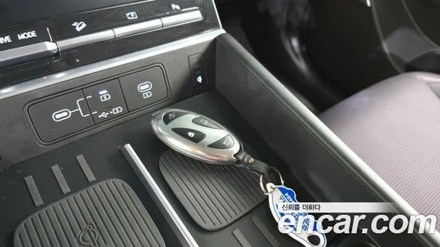 Hyundai Santa Fe 2024 — ფოტო 16/20