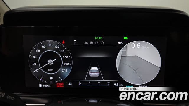 Kia Carnival 2022 — ფოტო 8/20