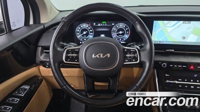 Kia Carnival 2022 — ფოტო 14/20