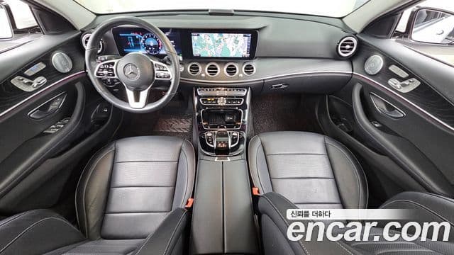 Mercedes-Benz E-Class 2020 — Фото 7/20