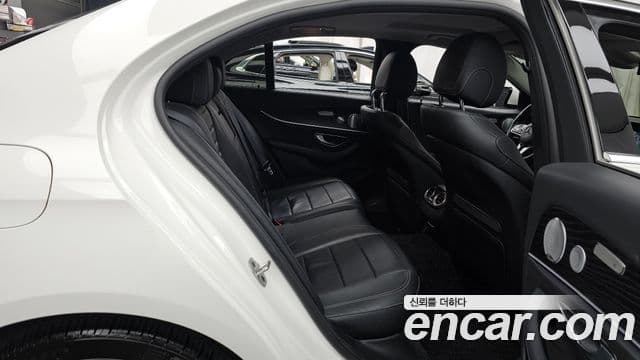 Mercedes-Benz E-Class 2020 — ფოტო 12/20