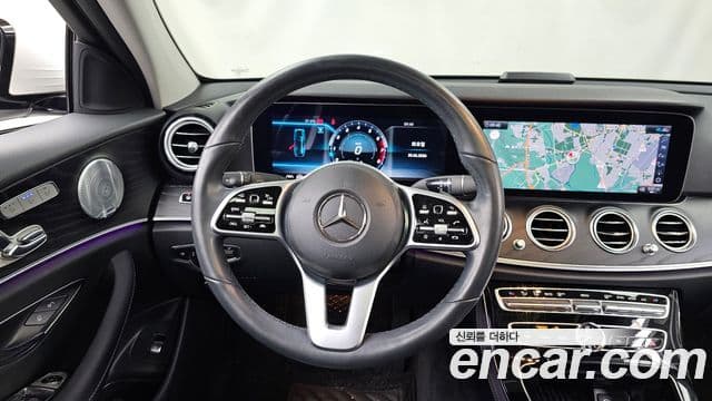 Mercedes-Benz E-Class 2020 — ფოტო 13/20