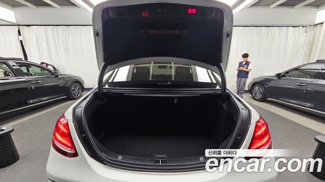 Mercedes-Benz E-Class 2020 — ფოტო 20/20