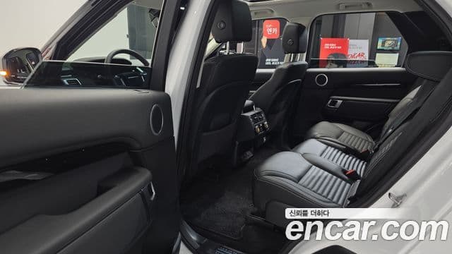 Land Rover Discovery 5 2024 — Photo 25/32