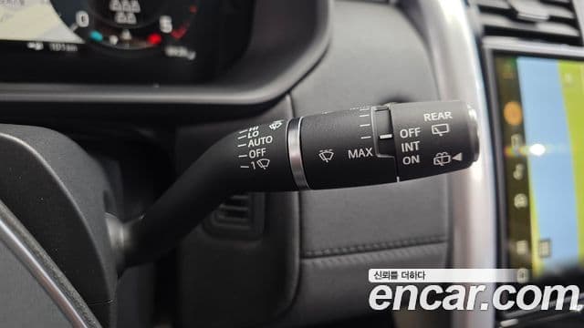 Land Rover Discovery 5 2024 — Photo 24/32