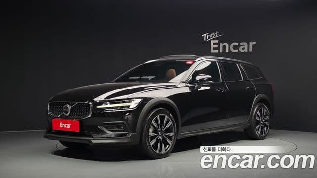 Volvo V60 Cross Country 2023 — Photo 3/20