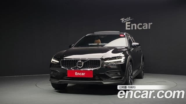 Volvo V60 Cross Country 2023 — Photo 14/20