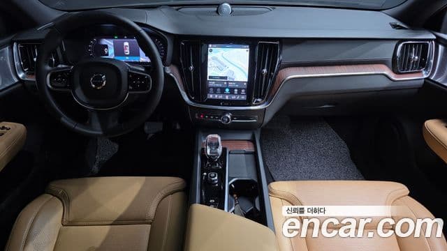 Volvo V60 Cross Country 2023 — Photo 9/20