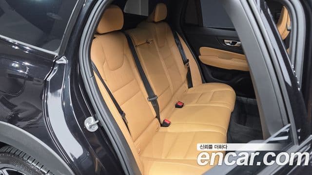 Volvo V60 Cross Country 2023 — Photo 4/20