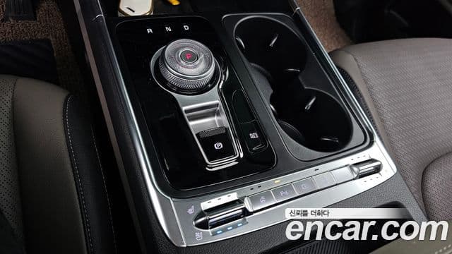 Kia Carnival 2025 — Şəkil 9/20