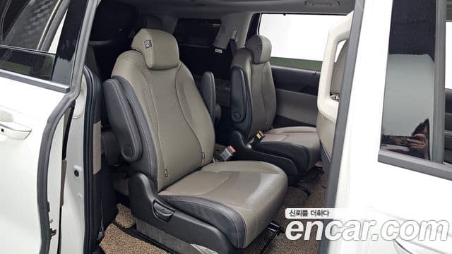 Kia Carnival 2025 — Şəkil 12/20