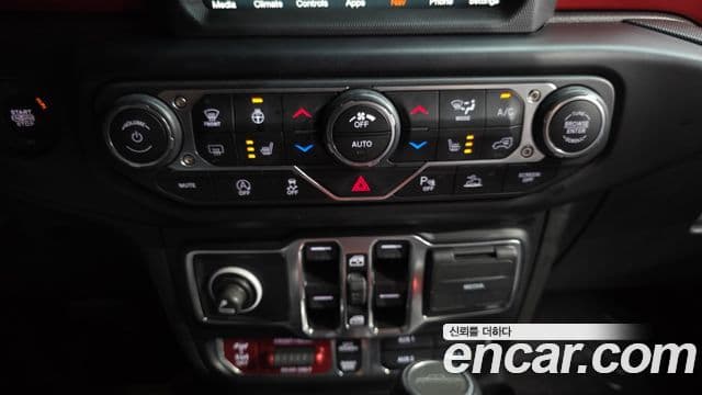 Jeep Gladiator 2022 — Şəkil 17/20