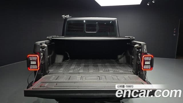 Jeep Gladiator 2022 — фото 19 из 20