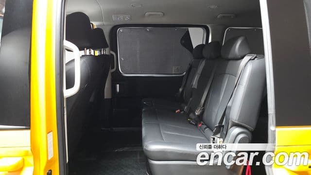 Hyundai Staria 2023 — фото 12 из 20