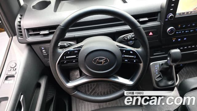 Hyundai Staria 2023 — ფოტო 13/20