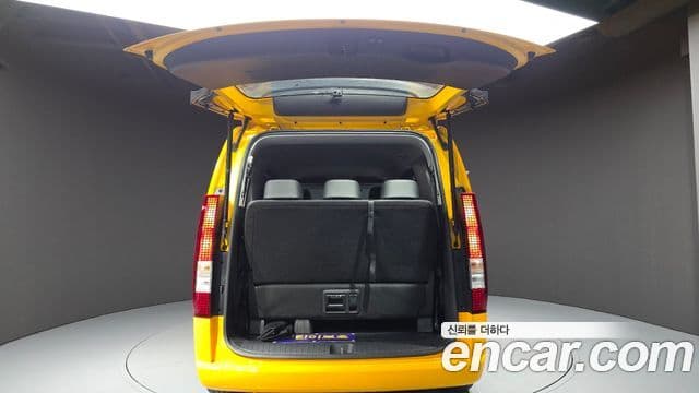 Hyundai Staria 2023 — Photo 27/34