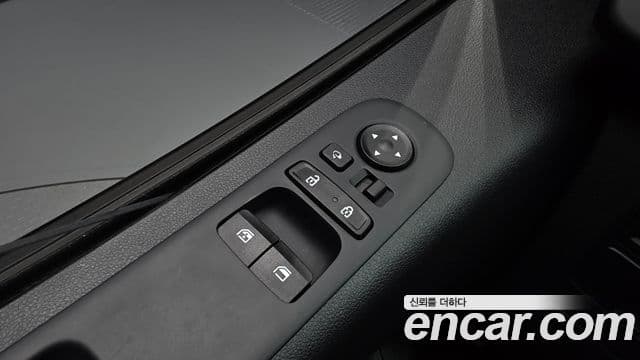 Hyundai Staria 2023 — Photo 28/34